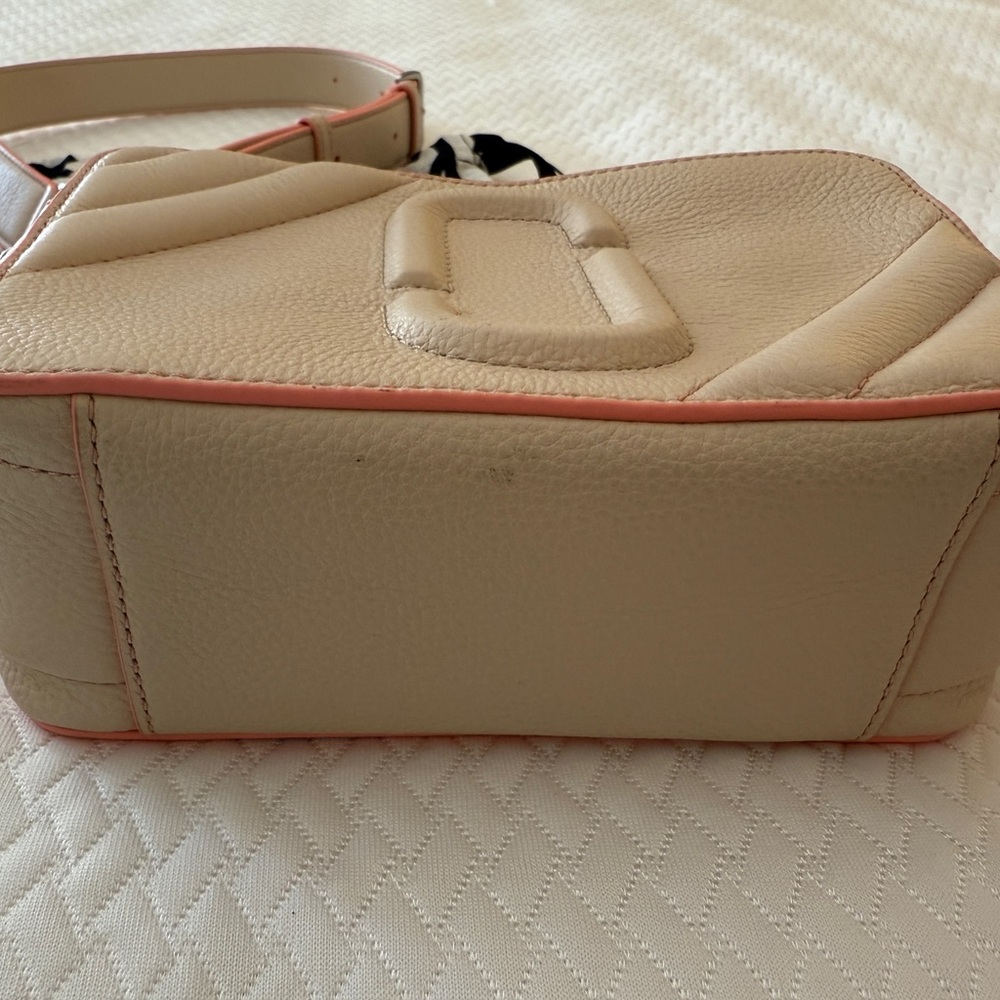 Marc Jacobs Snapshot Bag In Light Tan And Coral P… - image 3